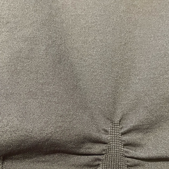 Chocolate brown Two-Piece Set crop top with high waisted leggings. - Picture 4 of 8